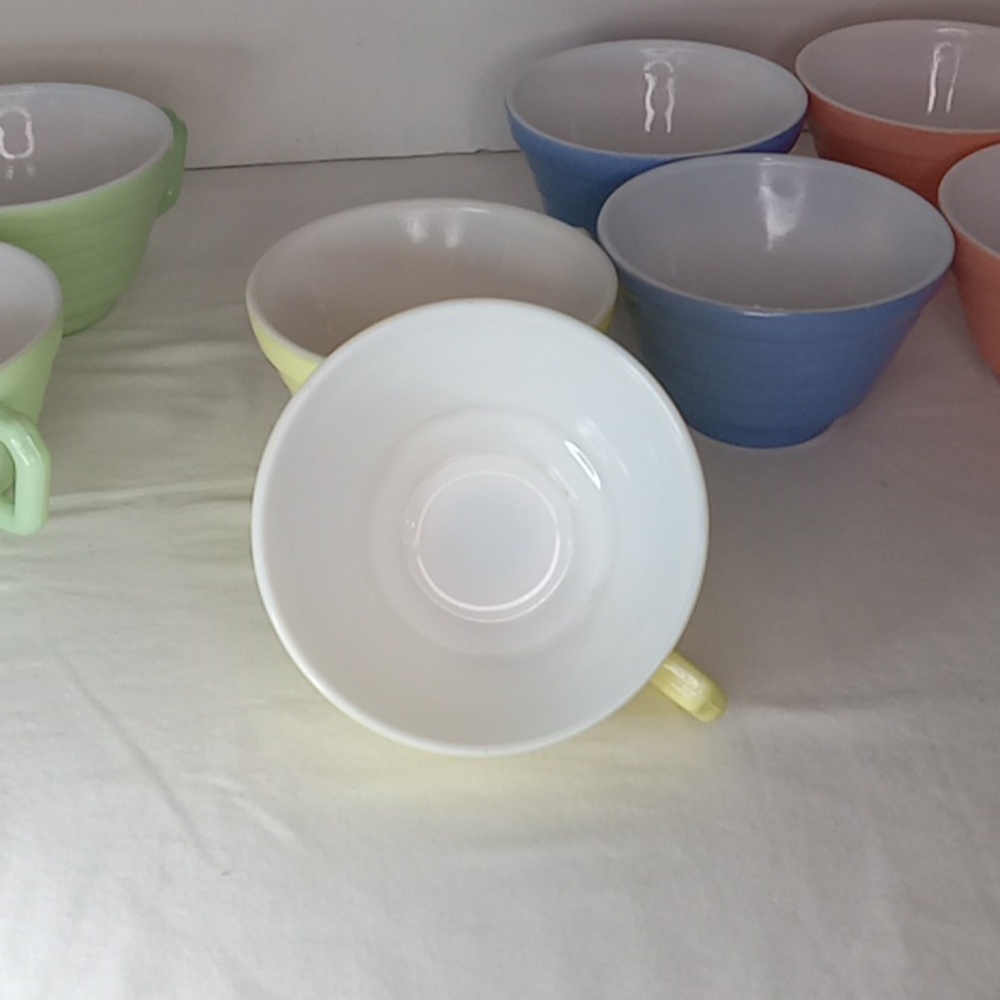 MCM Unique Vintage 50's Hazel Atlas Platonite Pastel Coffee Cups Mugs Set Of 8 - Picture 4 of 5